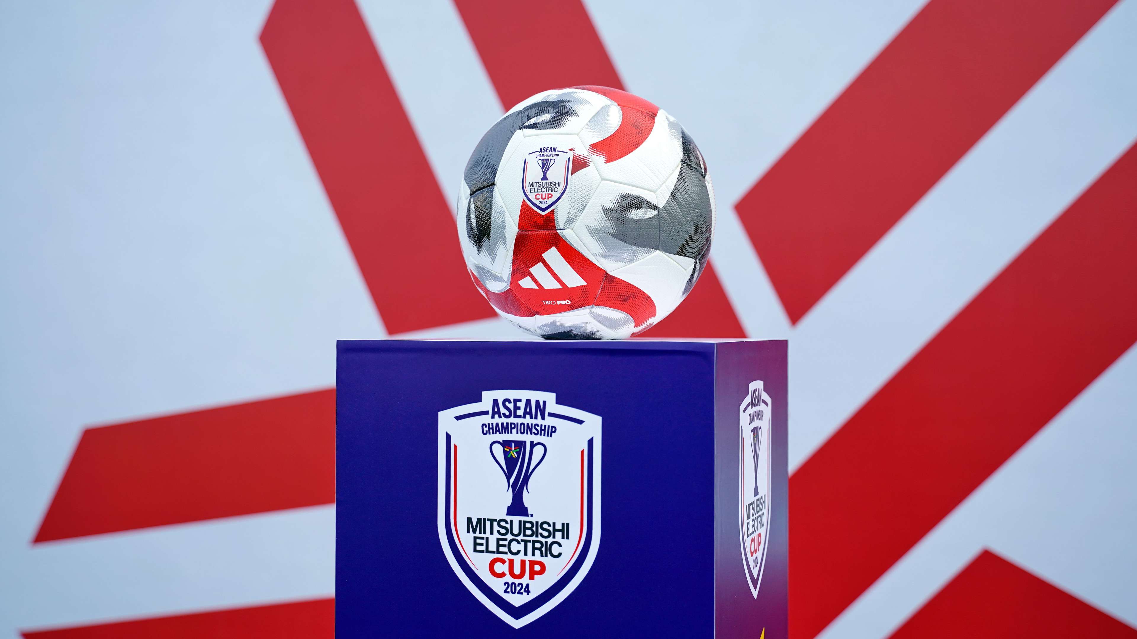 巴尔韦德赛后与黄潜球员冲突警方已介入调查事件发展引发关注